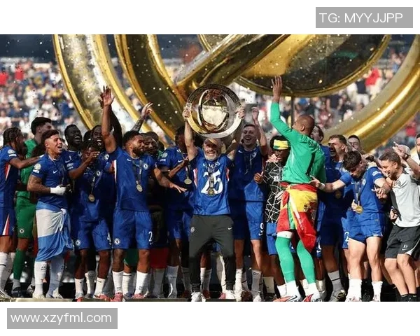 足球明星赛罗精彩瞬间图片回顾展现球场魅力与激情的完美结合